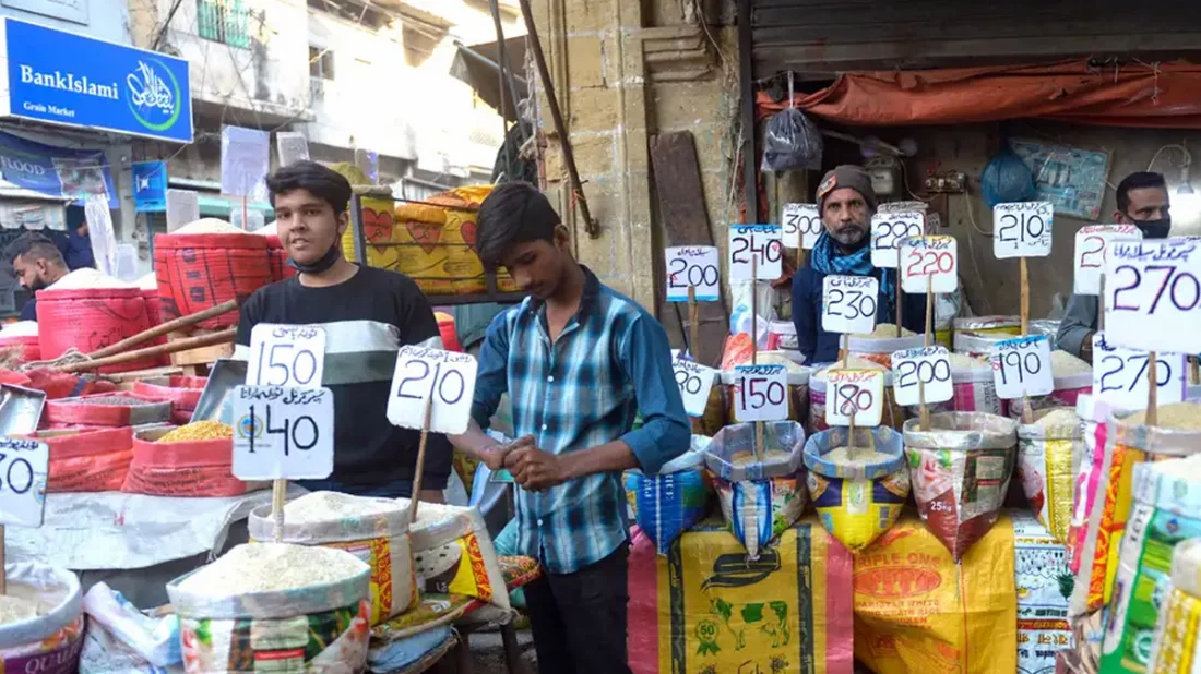 অর্থনীতি রক্ষায় আবারও আইএমএফ‍‍`র ভরসায় পাকিস্তান