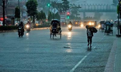 সকালেই আঁধারে ছেয়েছে রাজধানী, বজ্রসহ বৃষ্টি